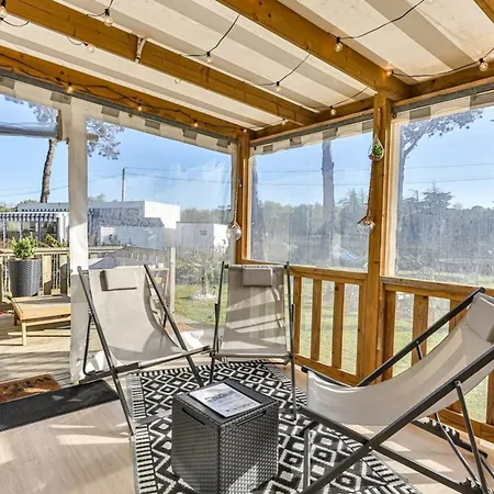 Prázdninový dům Mobil-home Dans Parc Residentiel